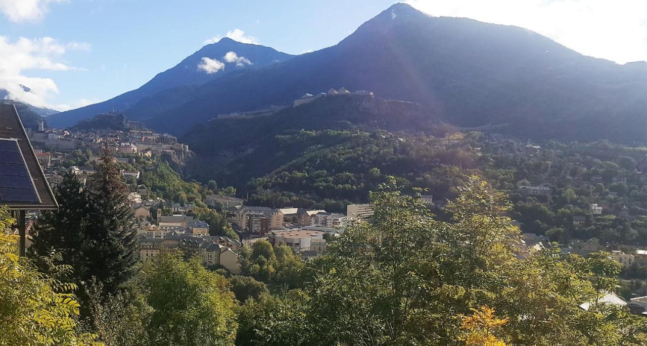 Studio Sympa Avec Terrasse , Maxi 4 Pers.Briancon Luaran gambar