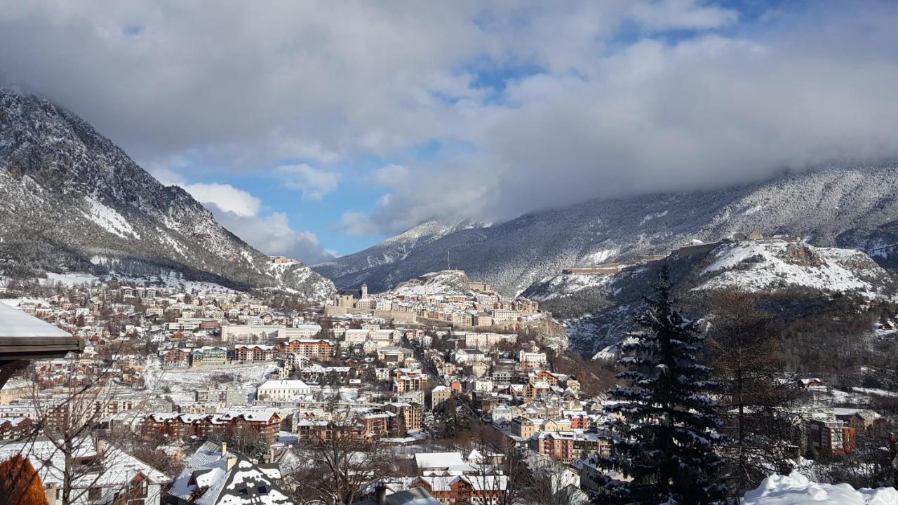 Studio Sympa Avec Terrasse , Maxi 4 Pers.Briancon Luaran gambar